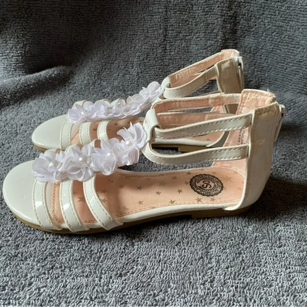 So Shoes Girls Sandal’s Size 12M White Zip In‎ Back